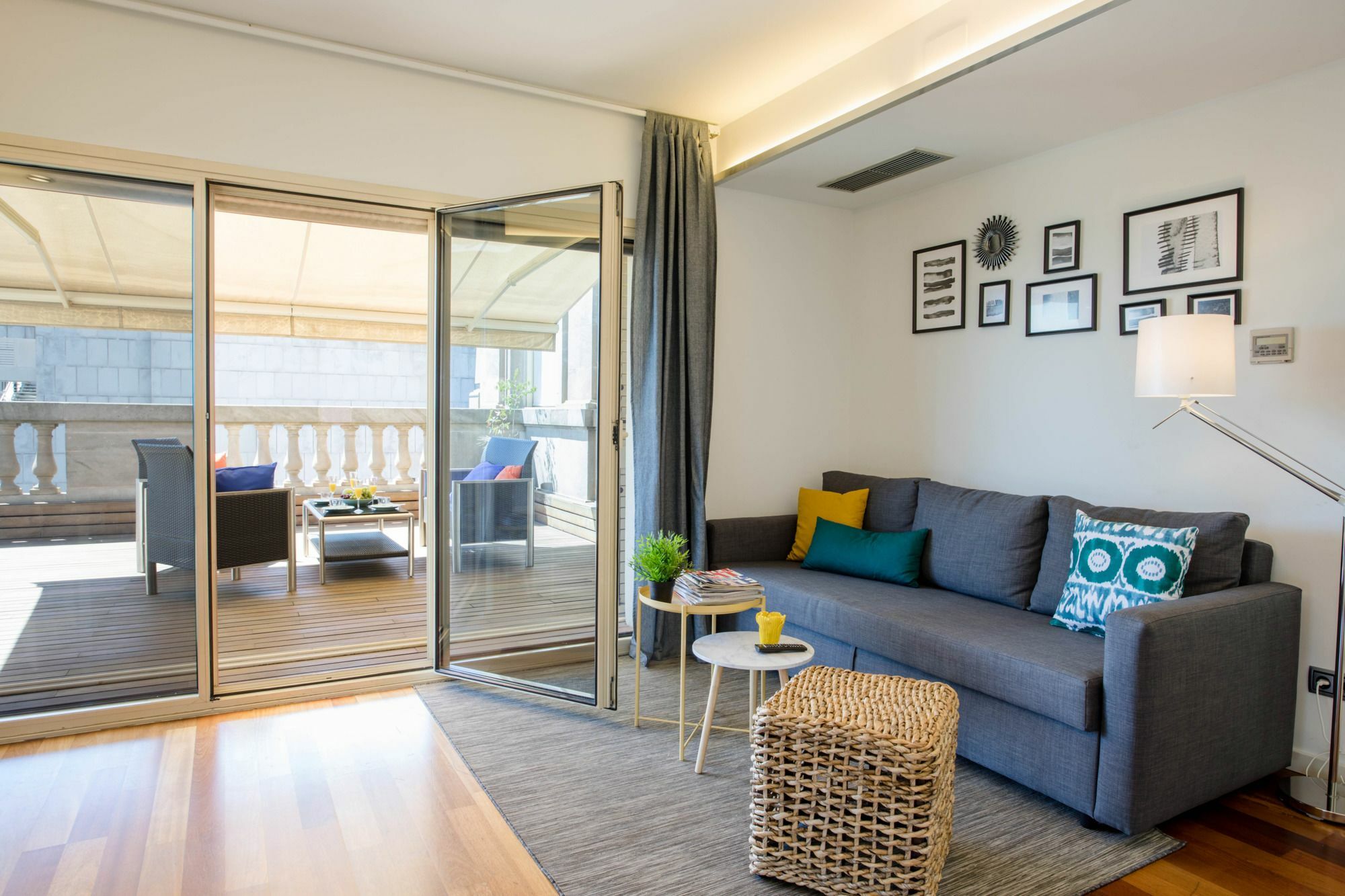 Unique Rentals - Placa Catalunya Central Apartments Barcellona Esterno foto